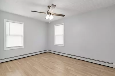 73 Pleasant St, Lowell, MA 01852 - Photo 23