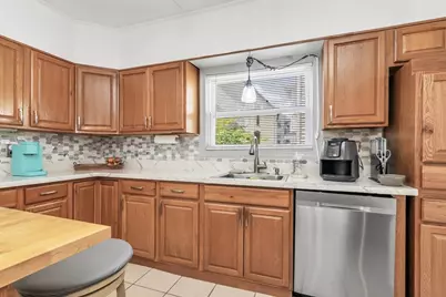 73 Pleasant St, Lowell, MA 01852 - Photo 7