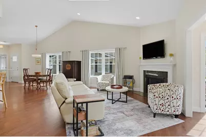 60 Rogerson Xing #60, Uxbridge, MA 01569 - Photo 9