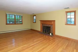 39 Winona St, Peabody, MA 01960 - Photo 3