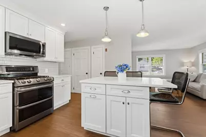 52 Russell St, North Andover, MA 01845 - Photo 9