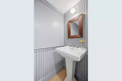 33 Franklin St, Marblehead, MA 01945 - Photo 17