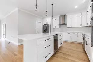 53 Louis St, Holliston, MA 01746 - Photo 7