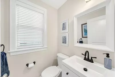 27 Beryl St, Boston, MA 02131 - Photo 17