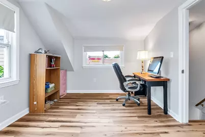 79 Lakeview Ave, Lowell, MA 01850 - Photo 5