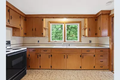 5 Seneca St, Methuen, MA 01844 - Photo 31
