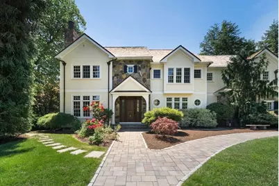 8 Valley Road, Wellesley, MA 02481 - Photo 3