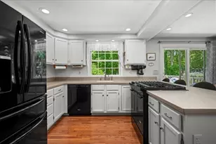 108 Marston Ave, Barnstable, MA 02647 - Photo 5