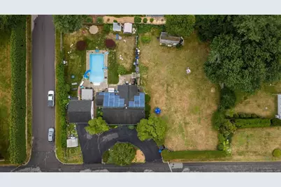 26 Pershing Ave, Acushnet, MA 02743 - Photo 3