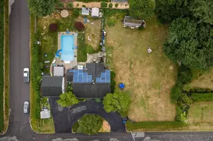 26 Pershing Ave, Acushnet, MA 02743 - Photo 3