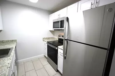 2008 Franklin Crossing Rd #2008, Franklin, MA 02038 - Photo 3