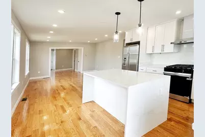 338 Sea St, Quincy, MA 02169 - Photo 9