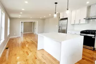 338 Sea St, Quincy, MA 02169 - Photo 9