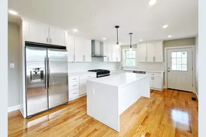 338 Sea St, Quincy, MA 02169 - Photo 5