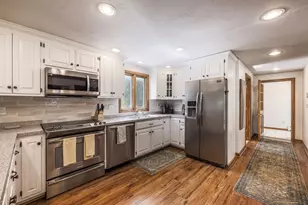 329 Pakachoag St, Auburn, MA 01501 - Photo 15