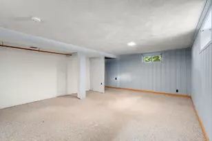 105 Pine Ridge Rd, Medford, MA 02155 - Photo 15