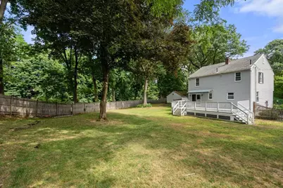 105 Pine Ridge Rd, Medford, MA 02155 - Photo 19