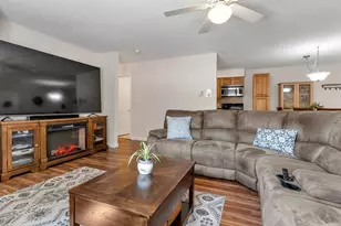 18 Dailey St, Attleboro, MA 02703 - Photo 9