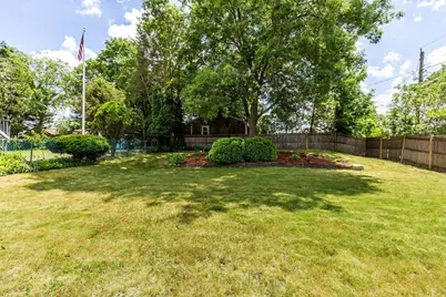 40 Sycamore St, Brockton, MA 02301 - Photo 3