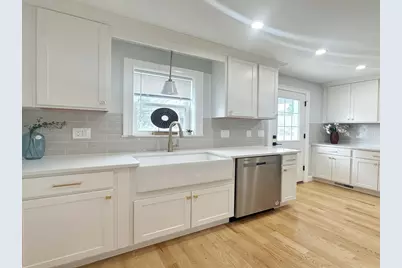 28 Arnold St #1, Quincy, MA 02169 - Photo 9