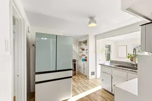 567 Poplar St, Boston, MA 02131 - Photo 3