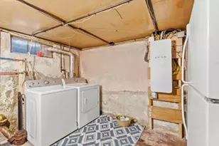 567 Poplar St, Boston, MA 02131 - Photo 17