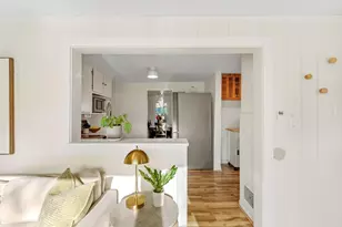 567 Poplar St, Boston, MA 02131 - Photo 5