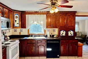 60 Carousel Dr, Millbury, MA 01527 - Photo 3