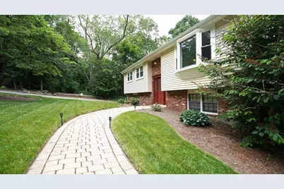 276 Newport Ave, Attleboro, MA 02703 - Photo 3