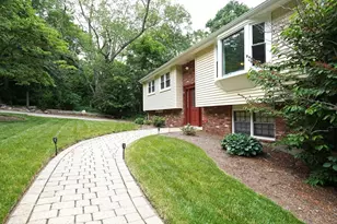 276 Newport Ave, Attleboro, MA 02703 - Photo 3