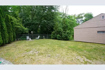 276 Newport Ave, Attleboro, MA 02703 - Photo 31