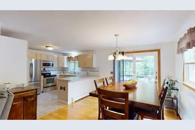 276 Newport Ave, Attleboro, MA 02703 - Photo 9