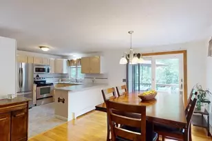 276 Newport Ave, Attleboro, MA 02703 - Photo 9