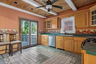 404 E 7th St, Boston, MA 02127 - Photo 3