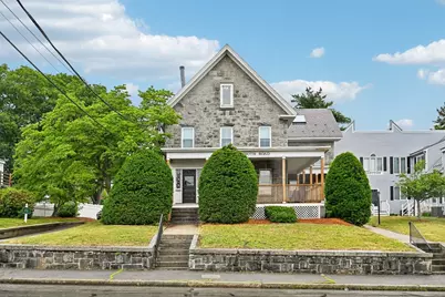 325 Mammoth Rd #3, Lowell, MA 01854 - Photo 1