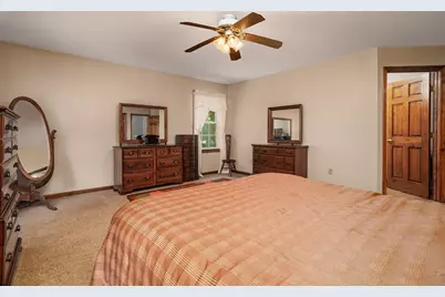 29 Morningside St, Leominster, MA 01453 - Photo 9