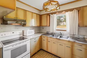 77 W Main St, Dudley, MA 01571 - Photo 13