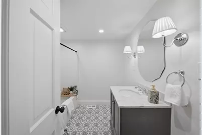 26 Heather St, Beverly, MA 01915 - Photo 17