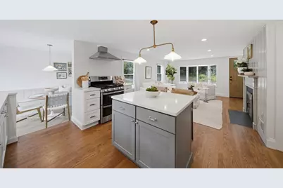 26 Heather St, Beverly, MA 01915 - Photo 9