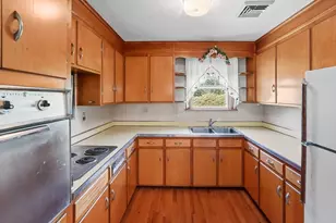 77 W Main St, Dudley, MA 01571 - Photo 11