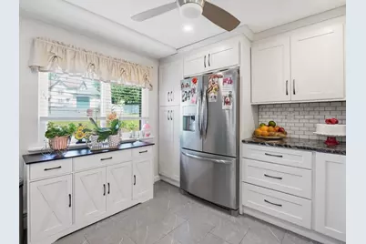 175 Willard #8, Lowell, MA 01850 - Photo 9