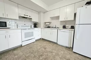 1731 Beacon, Brookline, MA 02445 - Photo 11