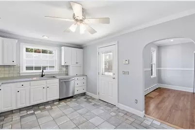 501 Pine St, Fall River, MA 02720 - Photo 9