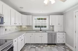 501 Pine St, Fall River, MA 02720 - Photo 7