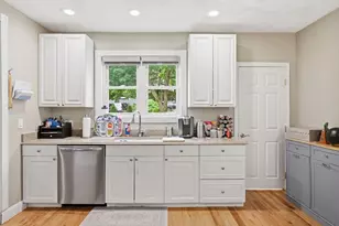 20 Burrill St, Saugus, MA 01906 - Photo 11