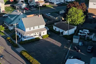 30 Dickinson St, Chicopee, MA 01020 - Photo 1