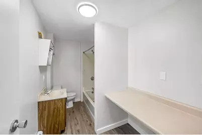 30 Dickinson Street, Chicopee, MA 01020 - Photo 27