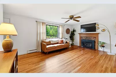 887 North St, Agawam, MA 01030 - Photo 13