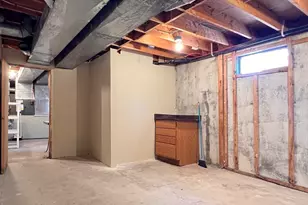 31 Crawford Cir, Springfield, MA 01108 - Photo 29