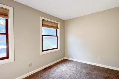 31 Crawford Cir, Springfield, MA 01108 - Photo 15